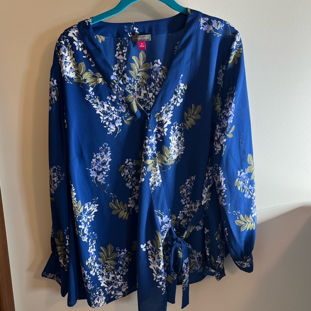 Vince Camuto wrap floral shirt 2x.